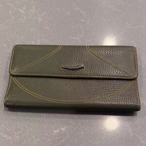 Elegant Olive Green Leather Wallet